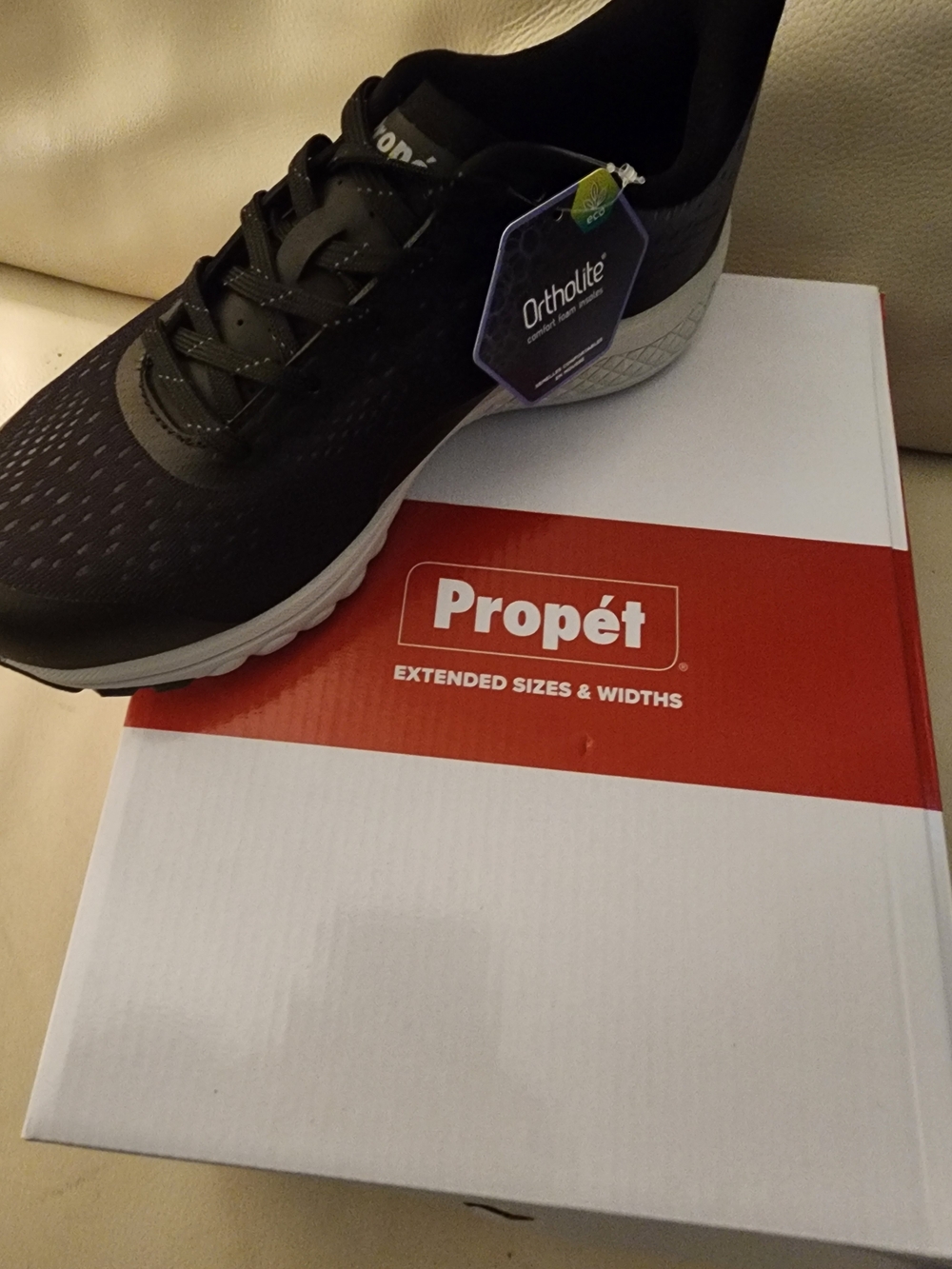 Men Propet Men’s Black Comfort Walking Sneakers